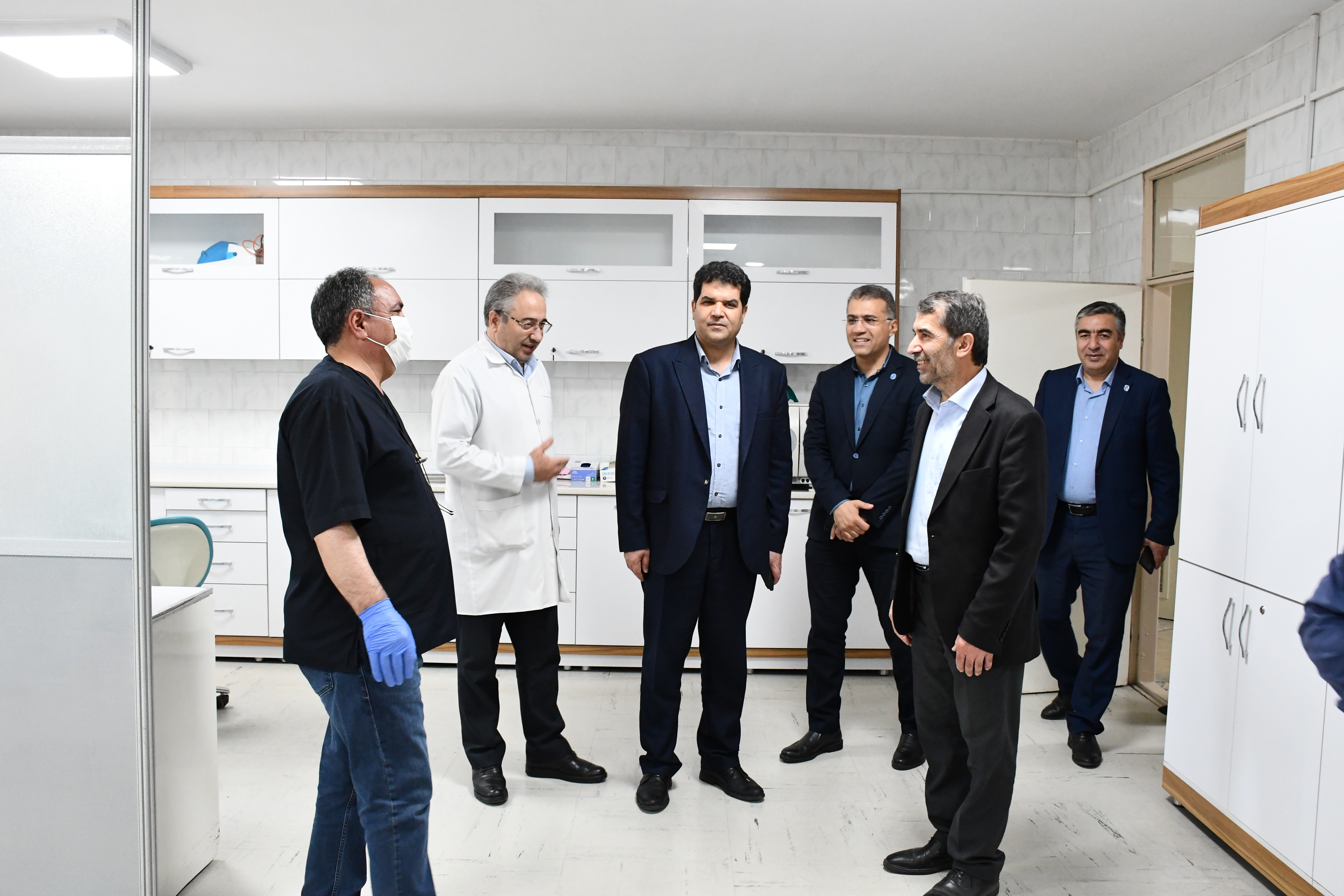 بازدید دکتر عباس قنبری معاون بورس و امور دانشجویان خارج سازمان امور دانشجویان از بخش های مختلف دانشجویی دانشگاه تبریز ۱۷ اردیبهشت ۱۴۰۴