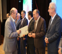 استاد واقعی، کسی است که سیاهی، جهل و نادانی را می‌زداید