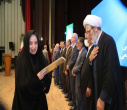 استاد واقعی، کسی است که سیاهی، جهل و نادانی را می‌زداید