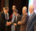 استاد واقعی، کسی است که سیاهی، جهل و نادانی را می‌زداید