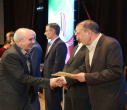 استاد واقعی، کسی است که سیاهی، جهل و نادانی را می‌زداید