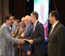 استاد واقعی، کسی است که سیاهی، جهل و نادانی را می‌زداید