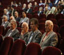 استاد واقعی، کسی است که سیاهی، جهل و نادانی را می‌زداید