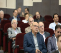 استاد واقعی، کسی است که سیاهی، جهل و نادانی را می‌زداید