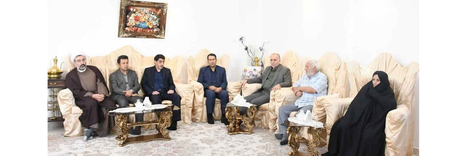 دیدار صمیمانه رئیس دانشگاه تبریز با خانواده شهیدان والامقام حبیب، ماهان و ماهور علیزاده