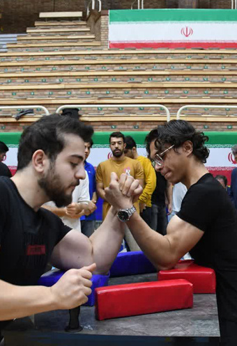 مسابقات مچ‌اندازی به مناسبت هفته تربیت‌بدنی در دانشگاه تبریز برگزار شد